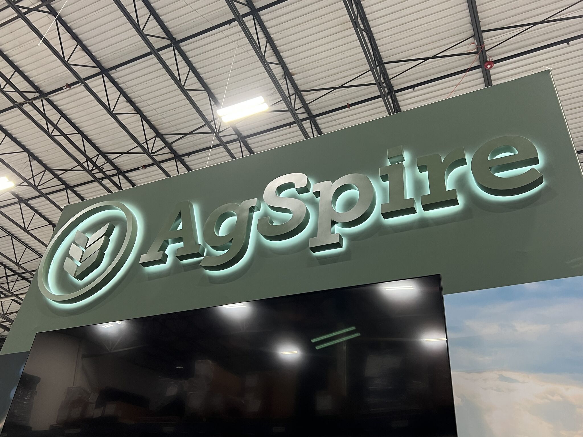 Premium channel letter manufacturing by Sunlite Signs